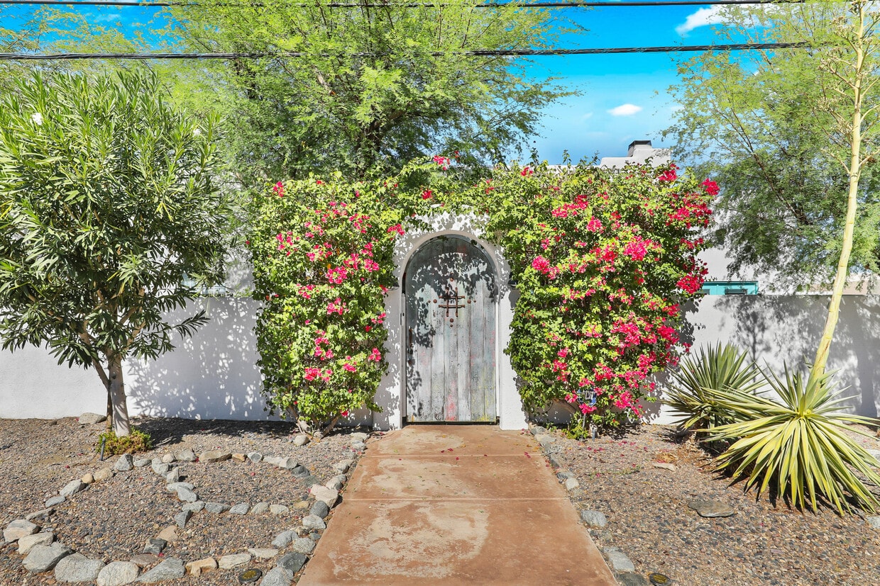 Foto principal - 53980 Avenida Mendoza