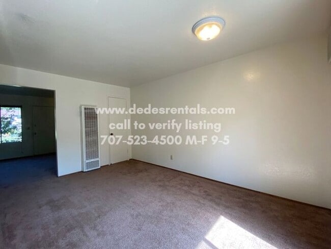Building Photo - 5059 Charmian Dr