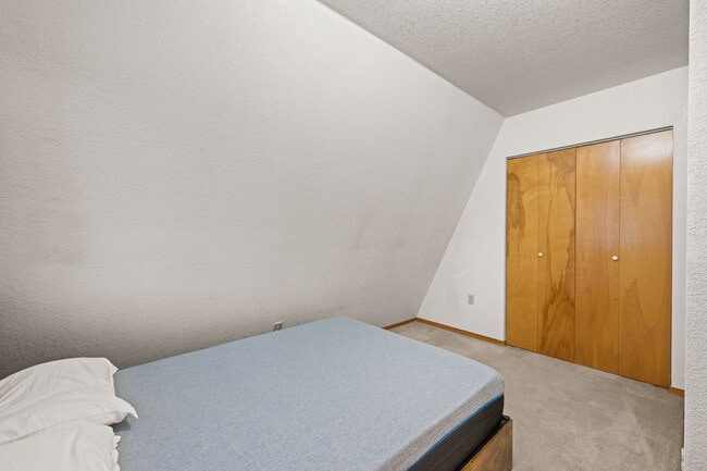 Building Photo - 710 Nautilus Dr