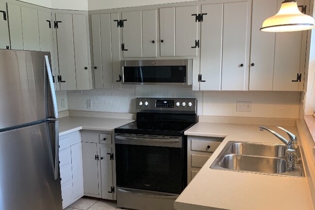 Kitchen - 5452 Lincoln Hwy