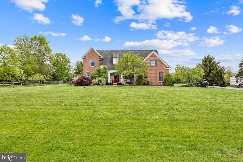 Foto principal - 655 Scott Rd
