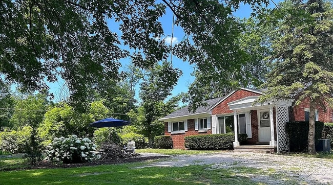 Building Photo - 8701 Brookville Rd