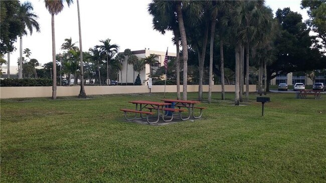 Foto del edificio - 3301 NW 47th Ter