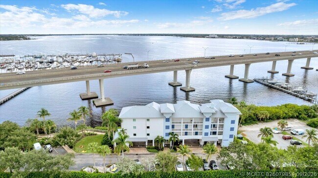 Foto del edificio - 415 NW Flagler Ave