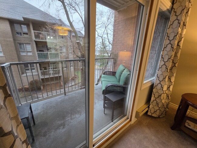 Building Photo - 6 Niagara St