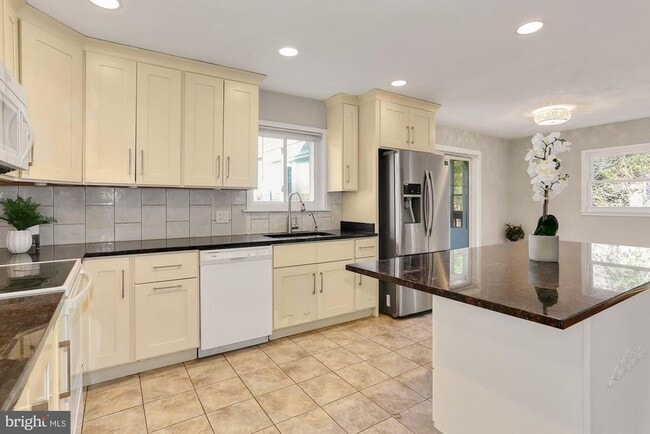 Foto del edificio - 2032 Greenwich St