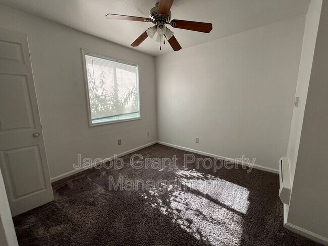 Building Photo - 575 Tiger Ave