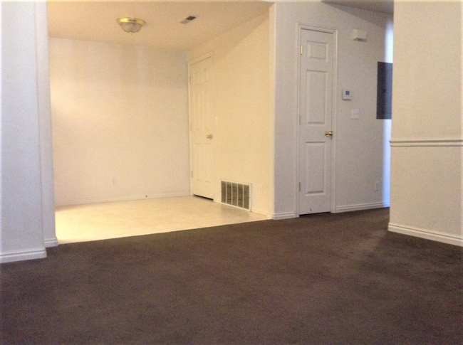 Building Photo - 1523 S 430 W