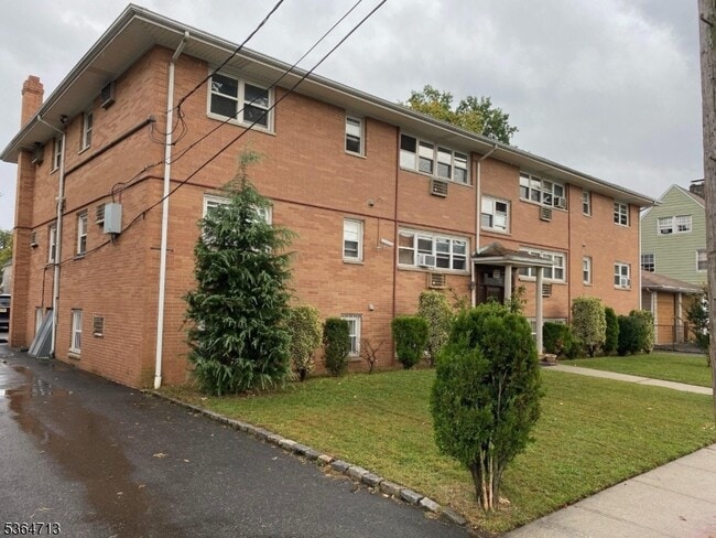 745-751 Hazard Pl-745-751 - 745-751 Hazard Pl-745-751 Apartment