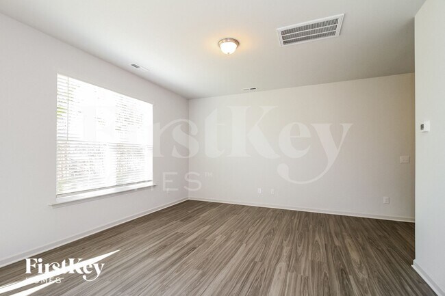 Foto del edificio - 6410 Beaver Pond Ct