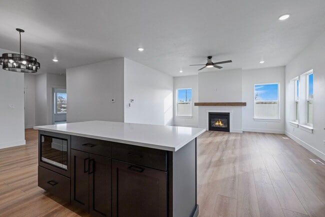 Foto del edificio - NEW BUILD 3-BED, 2-BATH UPSTAIRS DUPLEX UN...