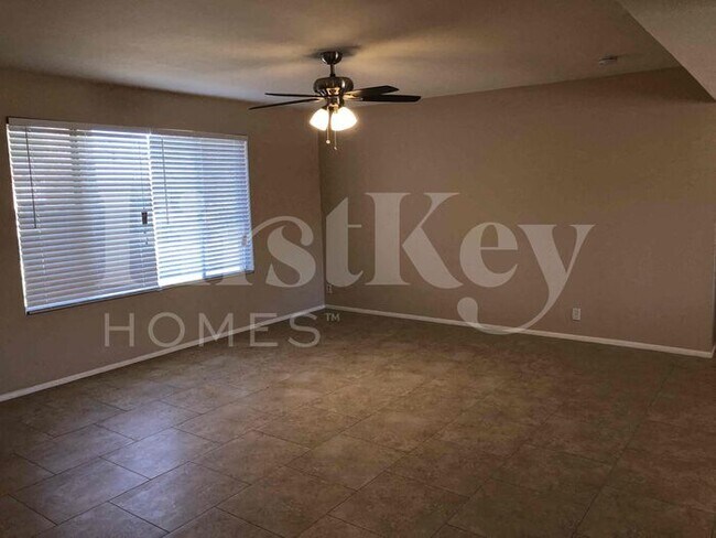 Building Photo - 4025 W Cholla St