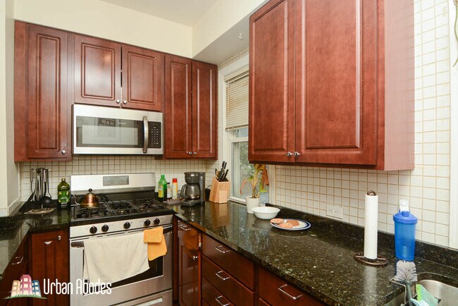 Building Photo - 1217 W George St