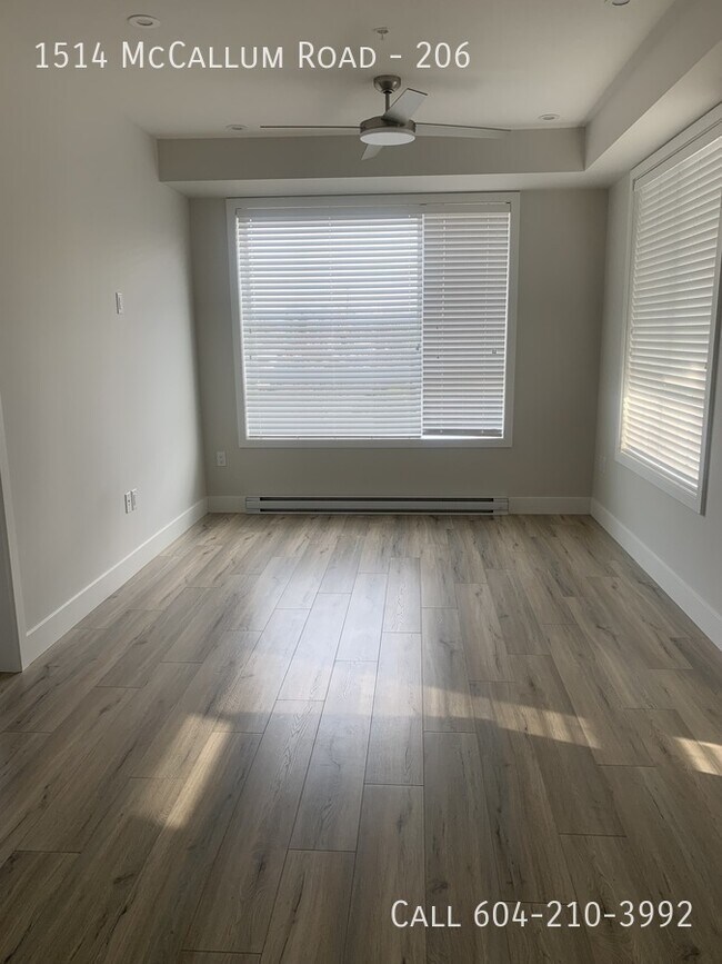 Photo du bâtiment - Condo in the Cinema District!
