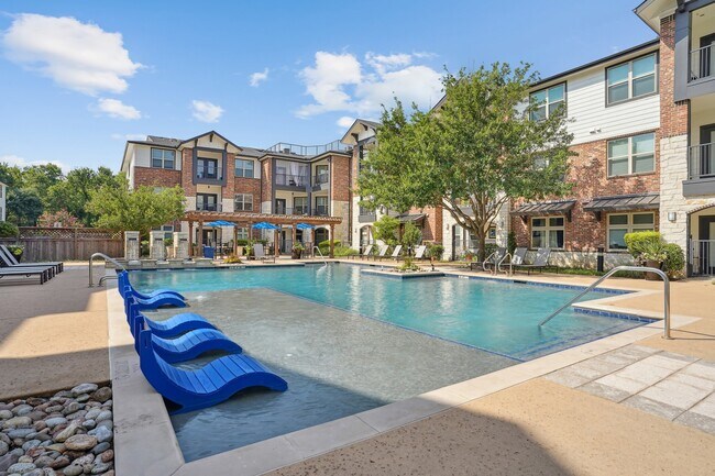 Foto del edificio - Century Lake Highlands