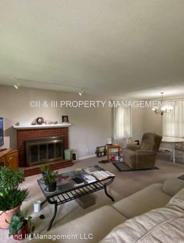 Building Photo - 8904 W 93rd St