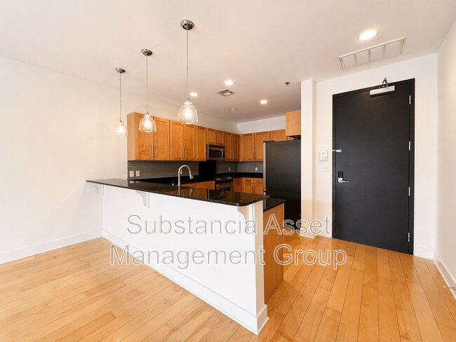 Building Photo - 444 N Central Ave
