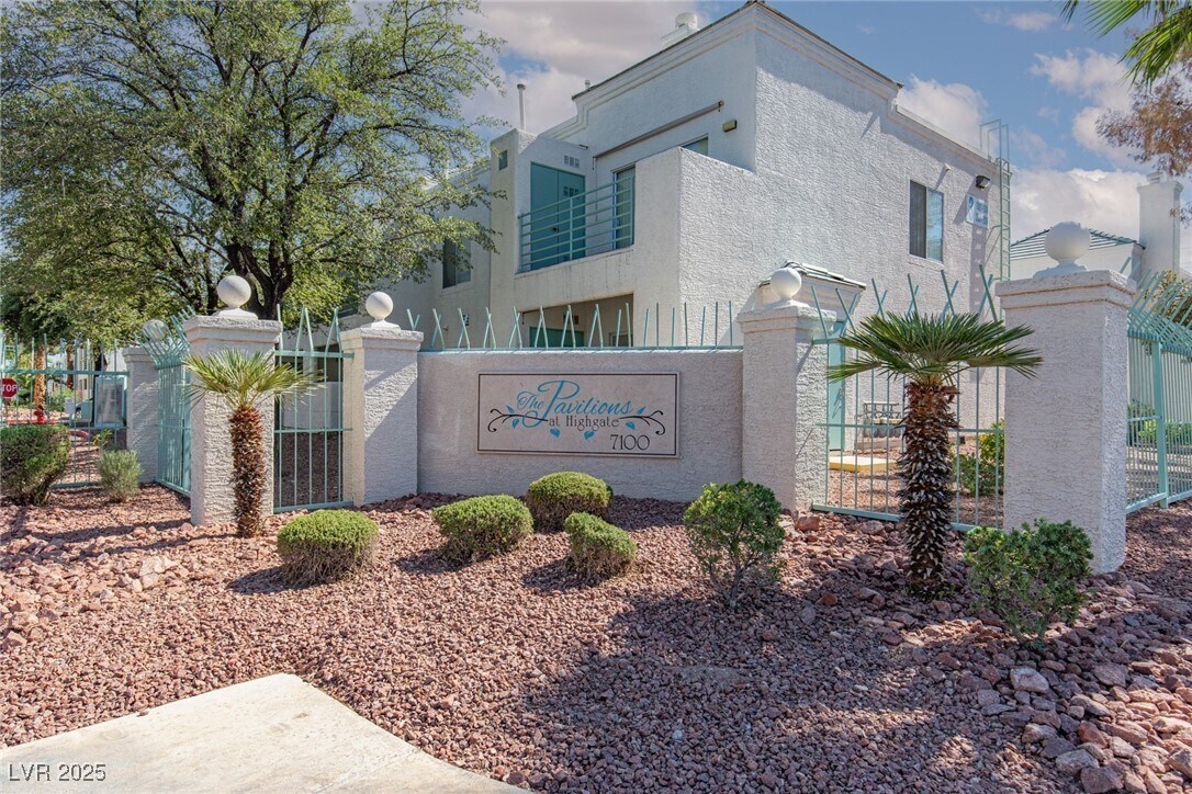 Foto principal - 7100 W Pirates Cove Rd