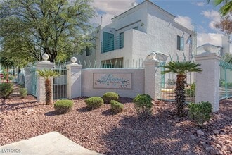 Building Photo - 7100 W Pirates Cove Rd