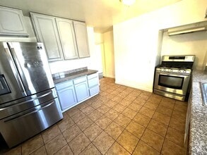 Building Photo - 9380 Thermal St