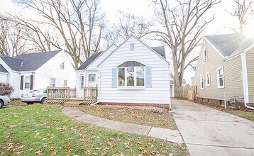 Building Photo - 2125 Loxley Rd