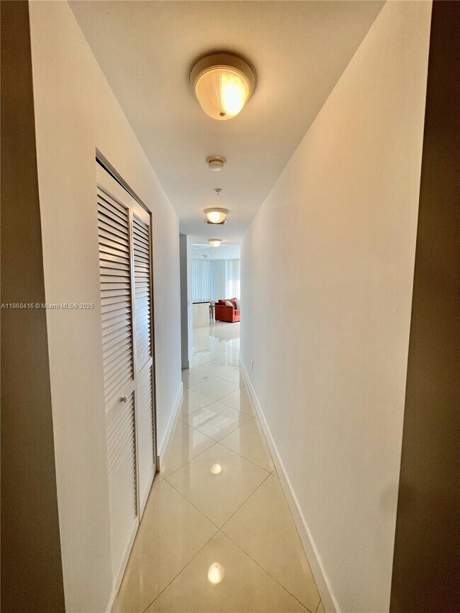 Foto del edificio - 1111 SW 1st Ave