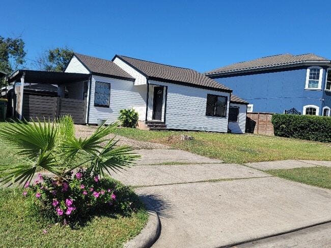 Photo - 1112 Sunset Dr House