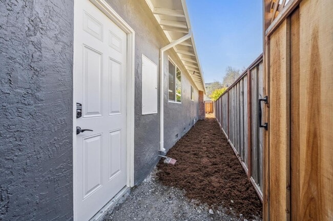 Building Photo - 700 Gull Ave