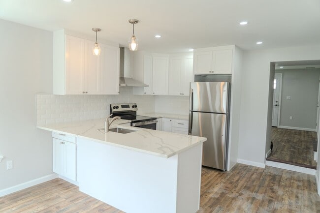 Photo - 520 East Ave Townhome