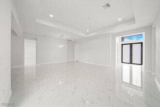 Building Photo - 9 NW 14th Pl