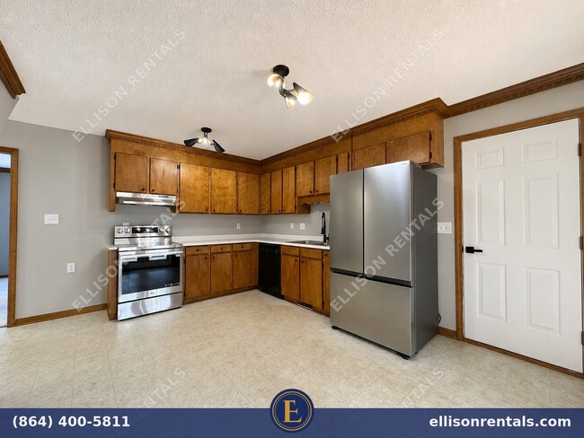 Building Photo - 310 Waterbury Ct