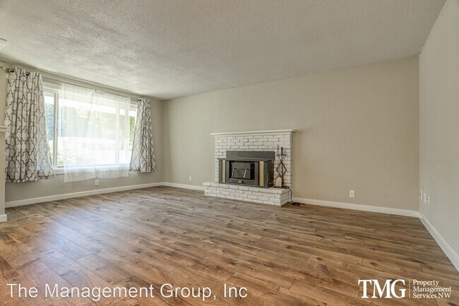 Foto del edificio - 3 br, 2 bath House - 19708 NE 11th Street