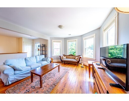 Building Photo - 248 Elm St