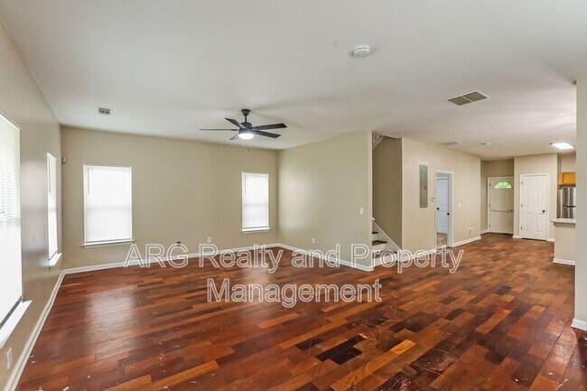 Foto del edificio - 2440 Main St NW