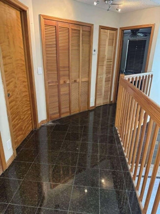 Foto del edificio - 5065 Willow Pond Rd W