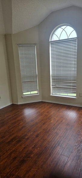 Foto del edificio - 1814 Mesa Ct