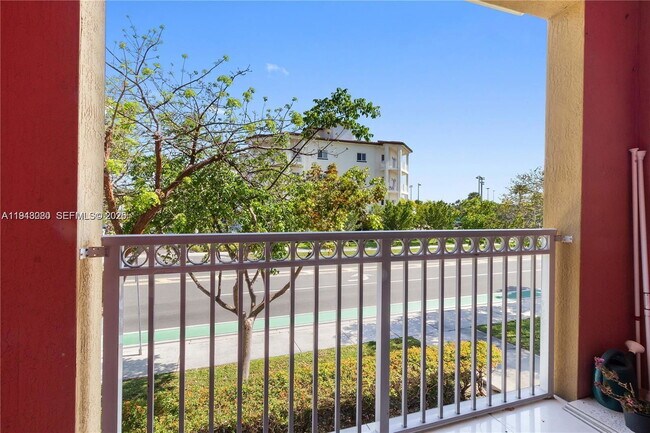 Foto del edificio - 11102 NW 83rd St