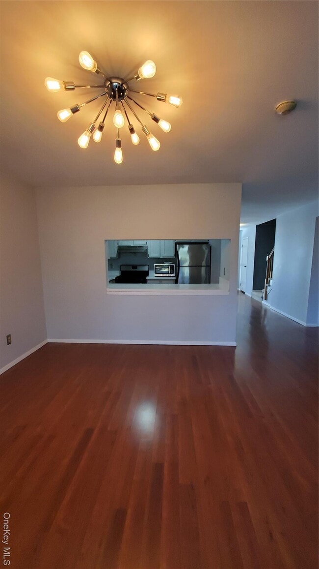 Building Photo - 1404 Sara Cir