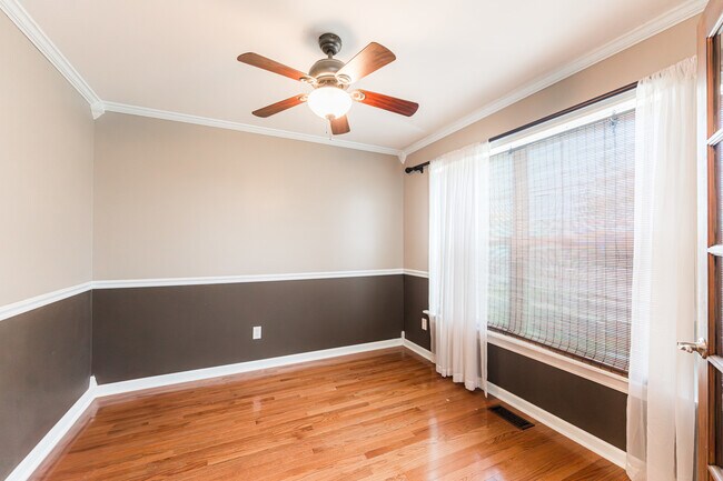 Foto del edificio - 841 Pond Brook Ave