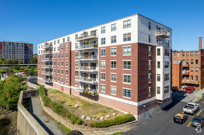 Foto del edificio - Riverside Place