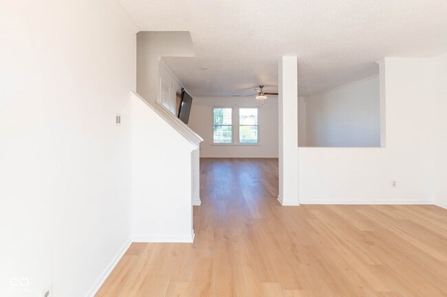 Building Photo - 2887 Ludwig Dr