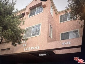 Building Photo - 4810 S La Brea Ave