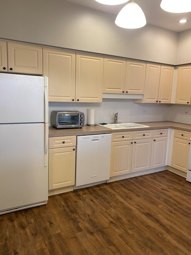 Foto del edificio - 9220 E Prairie Rd