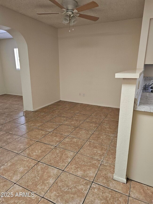 Building Photo - 4939 E Evergreen Dr