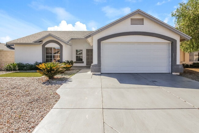 Building Photo - 10235 W Medlock Dr