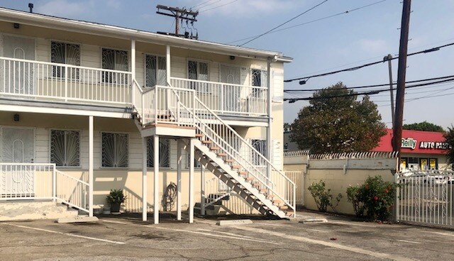 Building Photo - 3814 Portola Ave