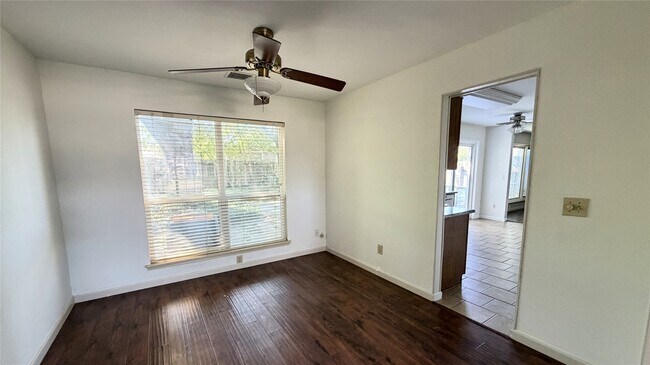 Foto del edificio - 7771 Springville Dr