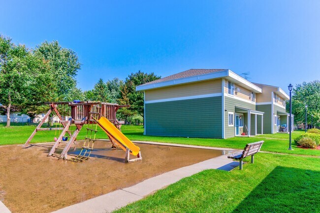 Foto del edificio - School Square Apartments and Townhomes