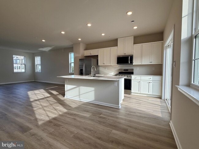 Building Photo - 209 Independence Ct