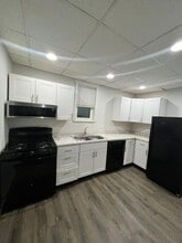 Building Photo - 1308 S Brook St